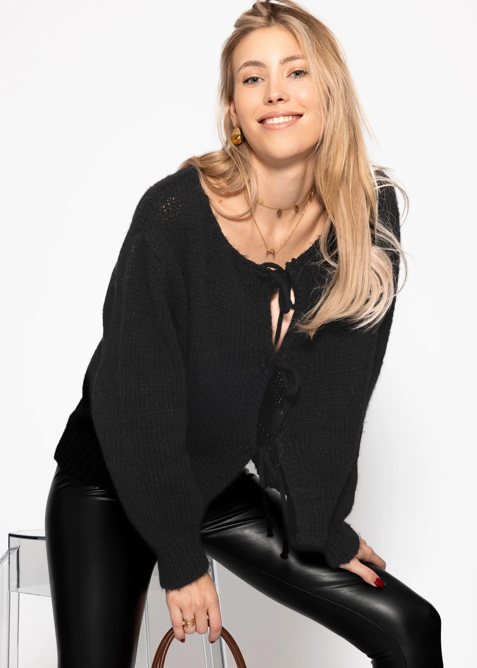 Cardigan with bow closure - black - Image 5