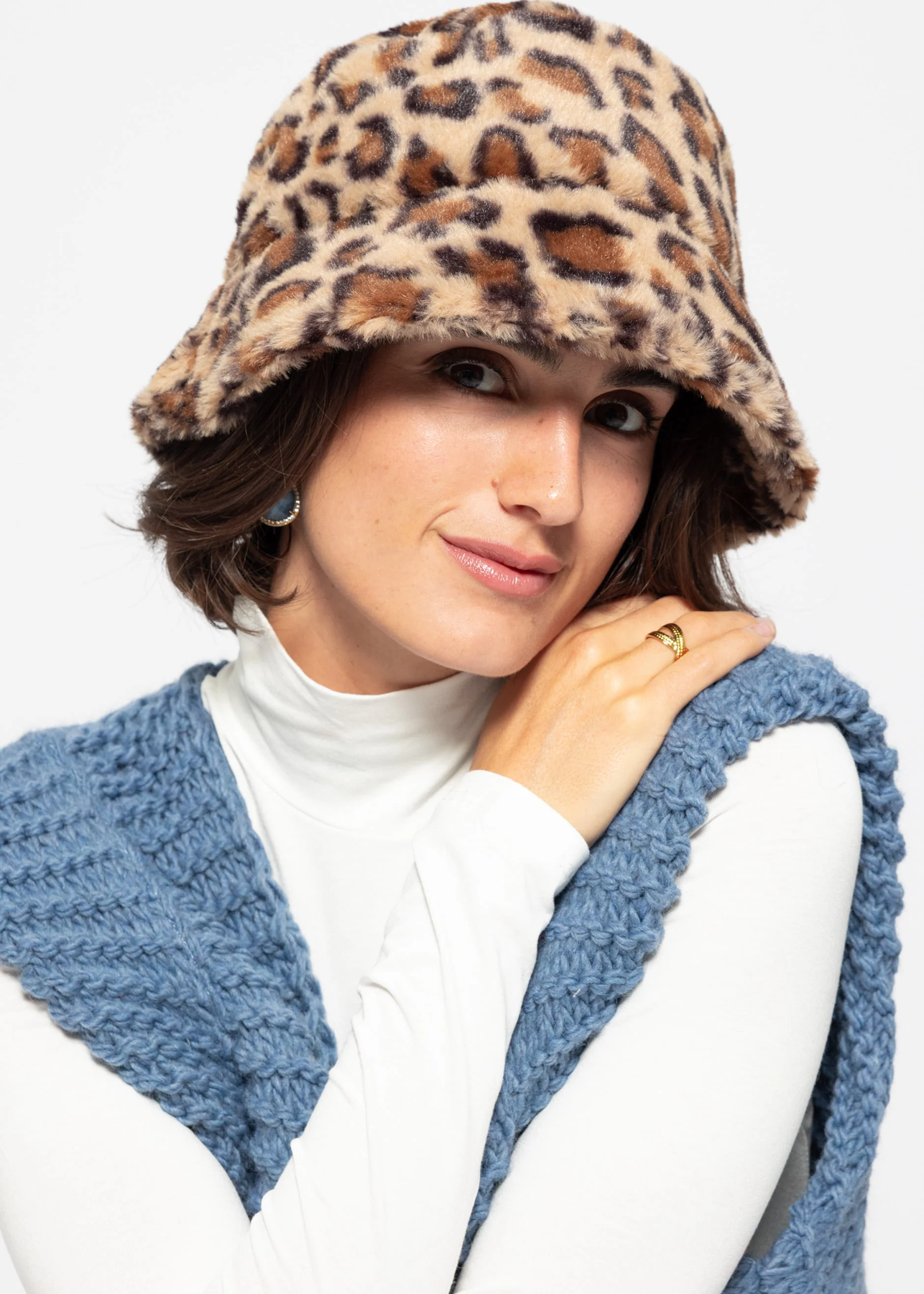 Faux fur hat with leopard print - beige - Image 3