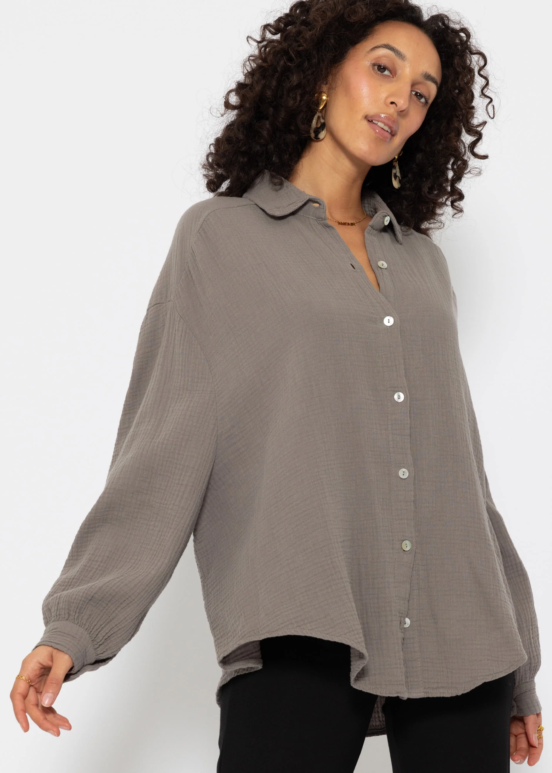 Muslin blouse oversize, short, taupe - Image 5