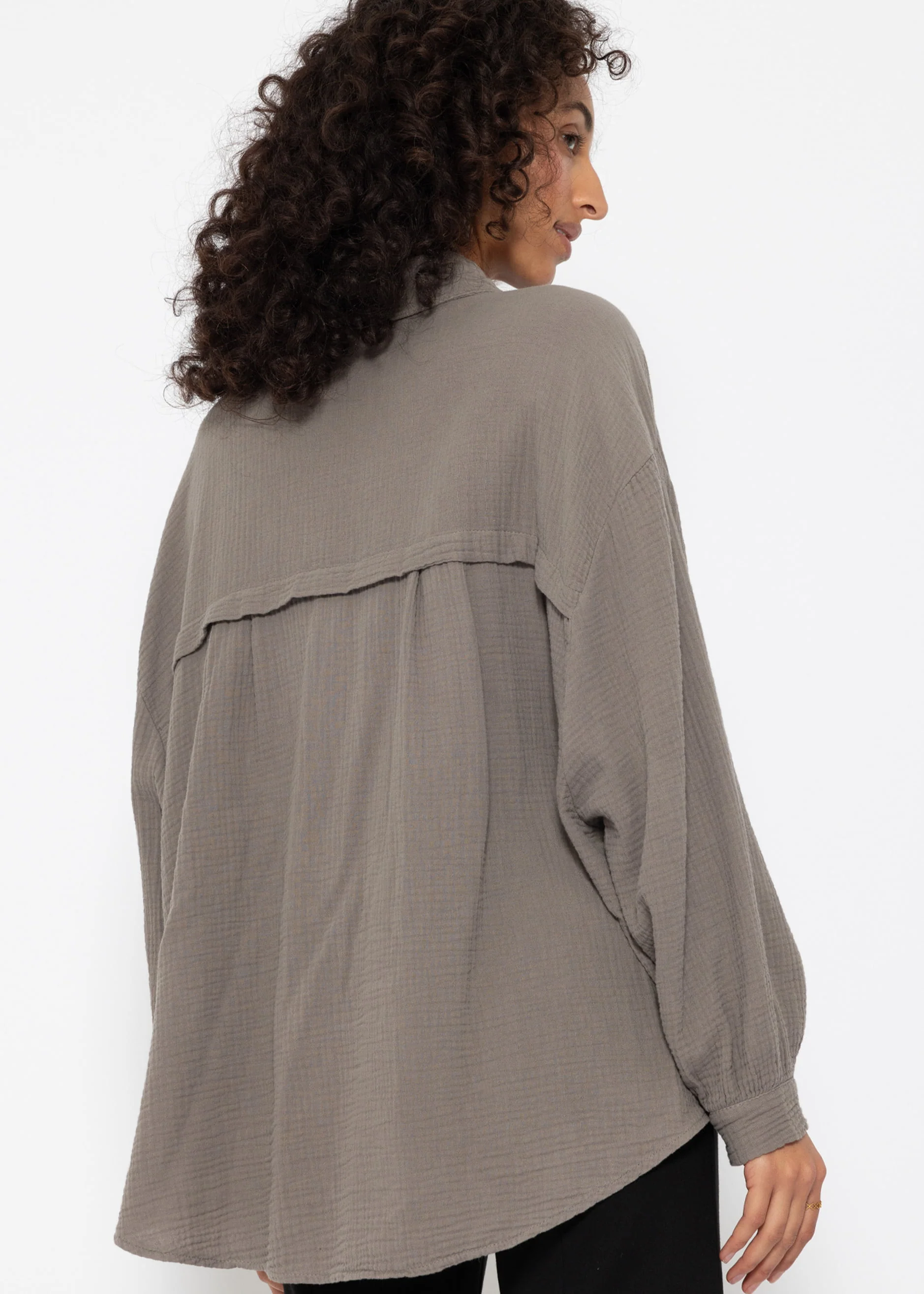Muslin blouse oversize, short, taupe - Image 6