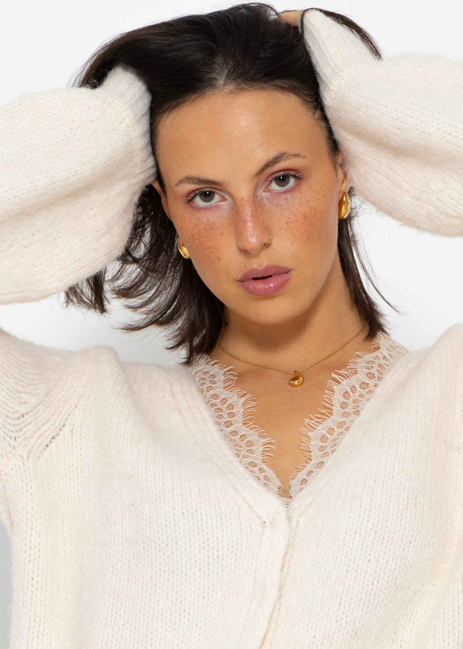 Necklace with drop pendant - gold - Image 4