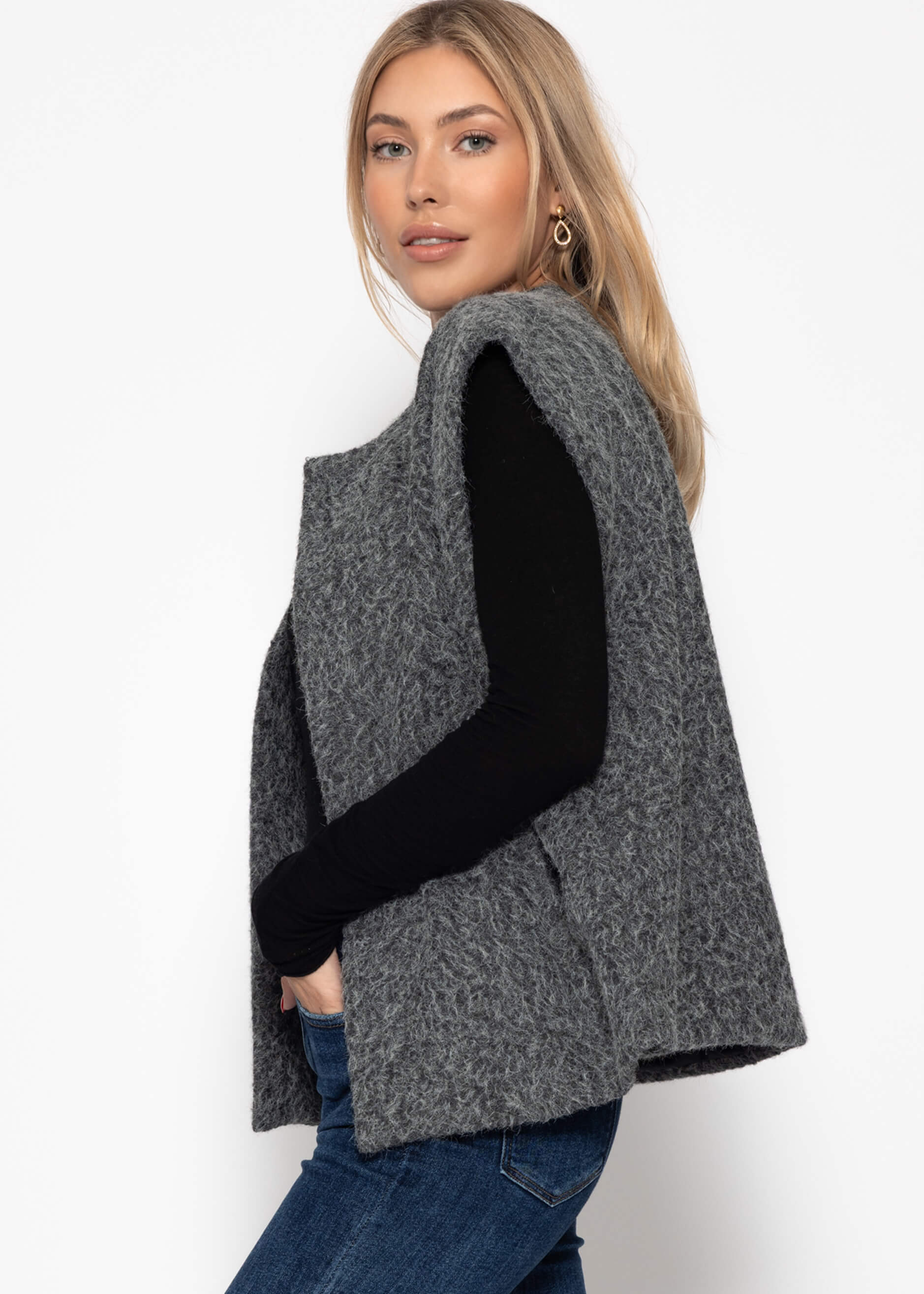 Small vest with wool structure - gray - Image 7