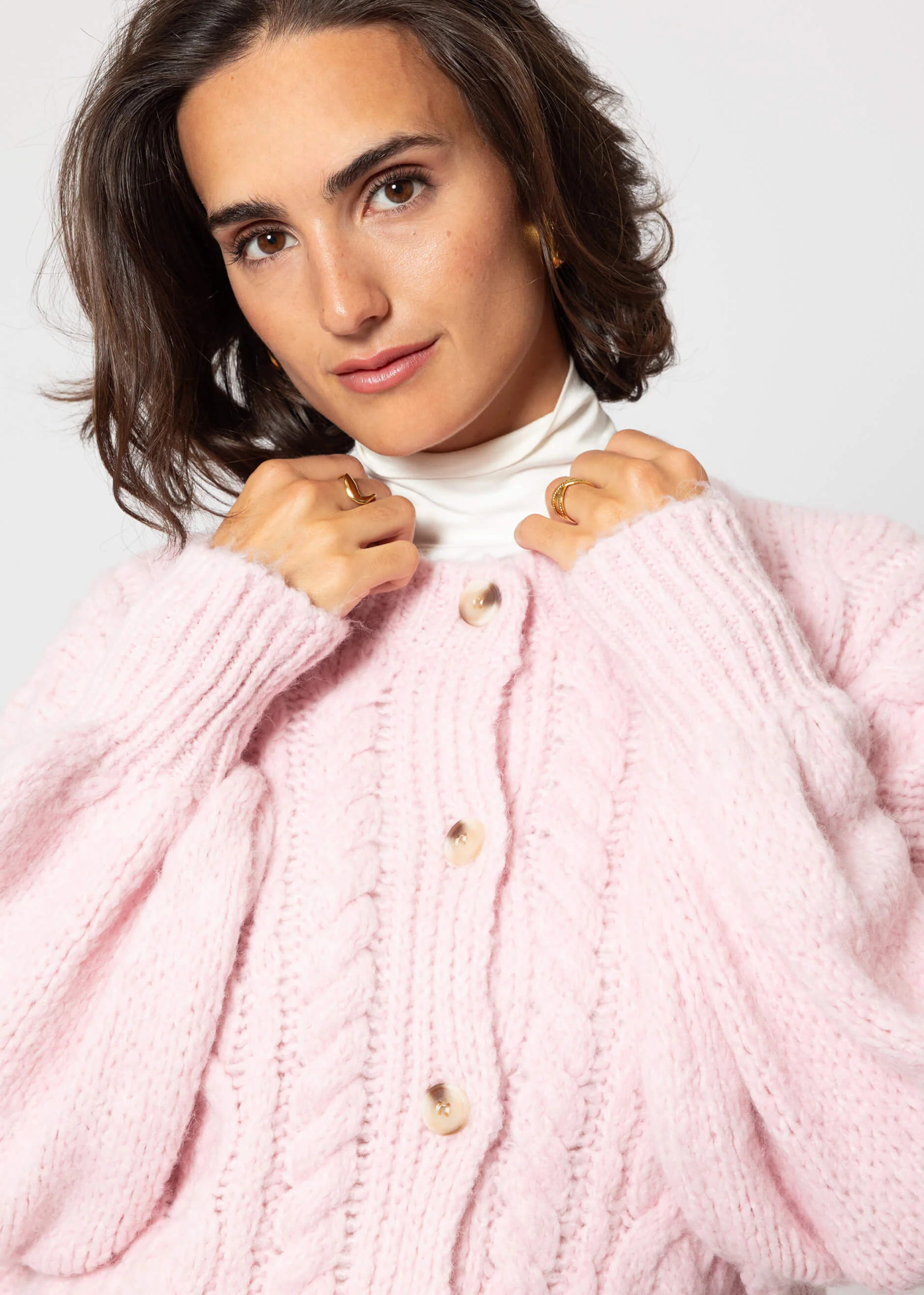 Super fluffy cable-knit cardigan - pink - Image 6